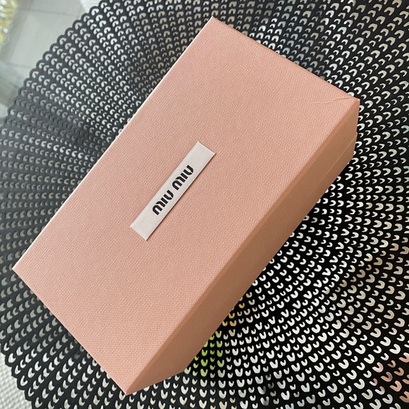 New with tags Miu Miu Cat Eye Sunglasses - Picture 5 of 5